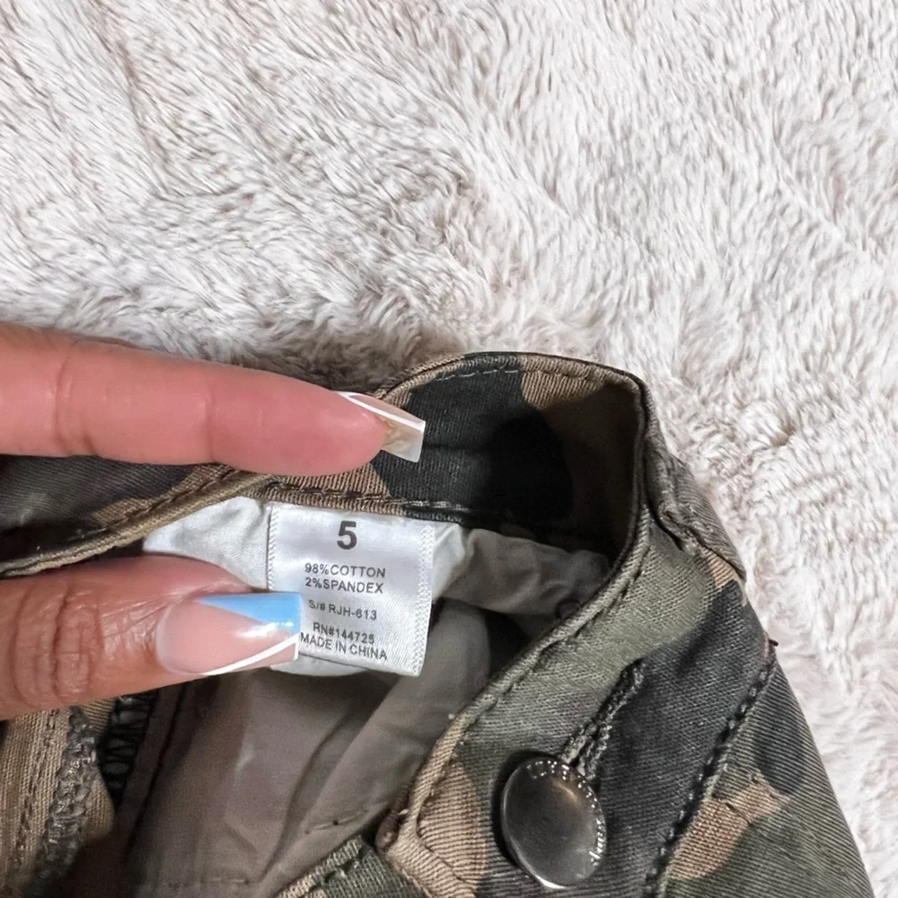 Camouflage jeans